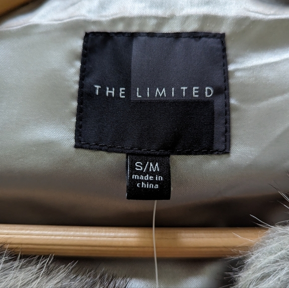 🆕 NWT {The Limited} Faux Fur Vest - Picture 9 of 10